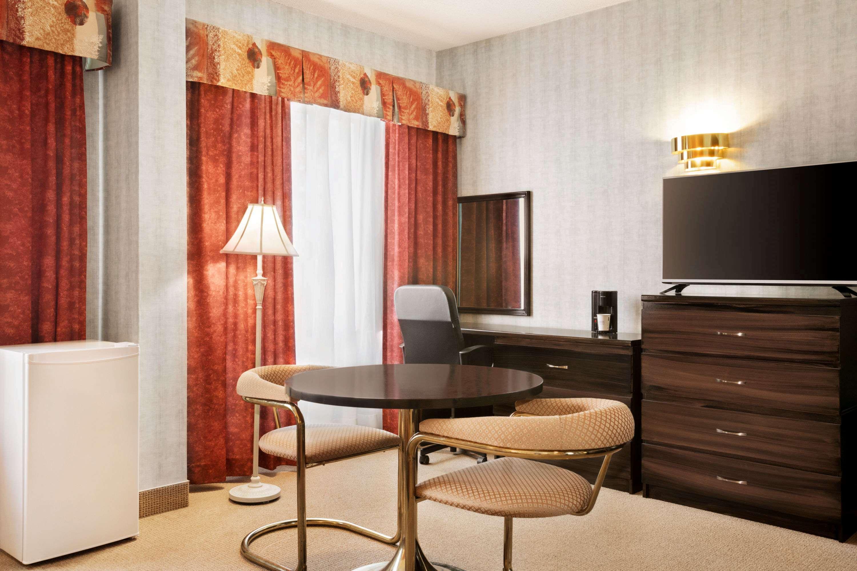 Days Inn By Wyndham Ste. Helene-De-Bagot Sainte-Helene-de-Bagot Exterior foto